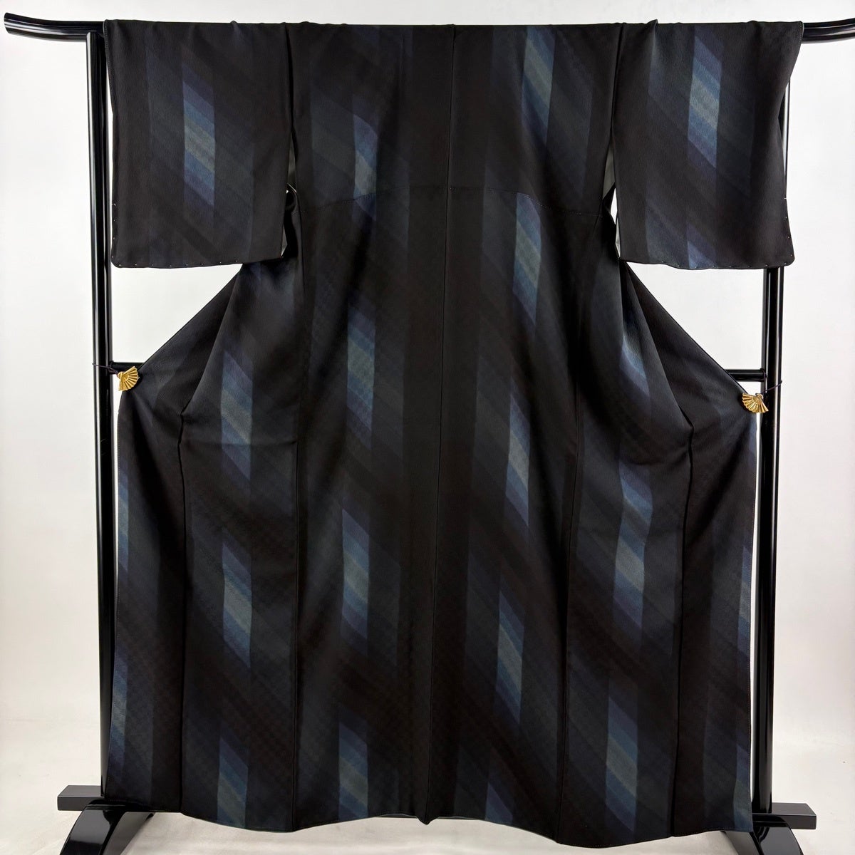 美品】 小紋 身丈163cm 裄丈67cm M 袷 袋帯セット 縞 地紋 黒 正絹 秀