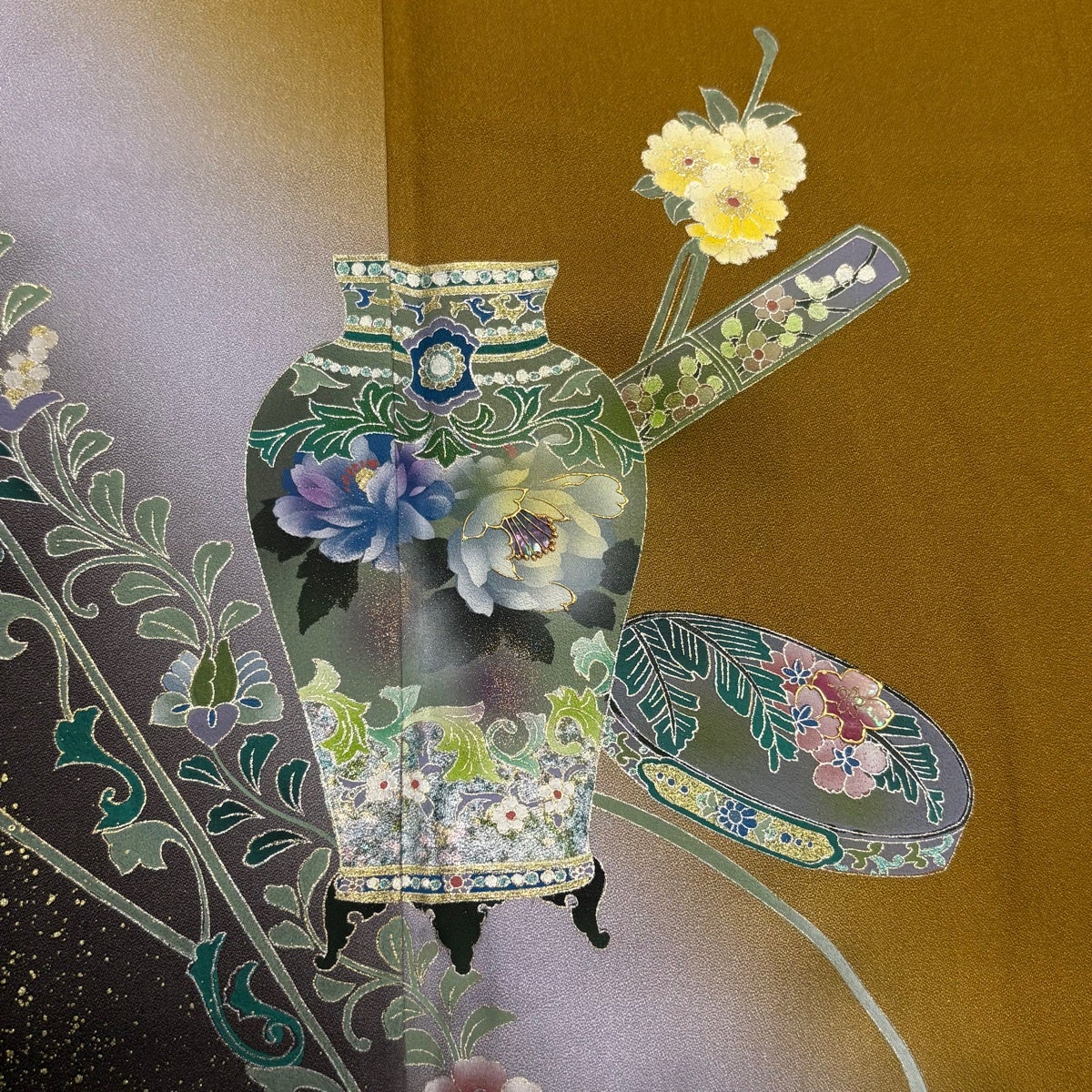 付下げ 身丈158.5cm 裄丈64.5cm M 袷 花器 花唐草 螺鈿 金銀彩 山吹