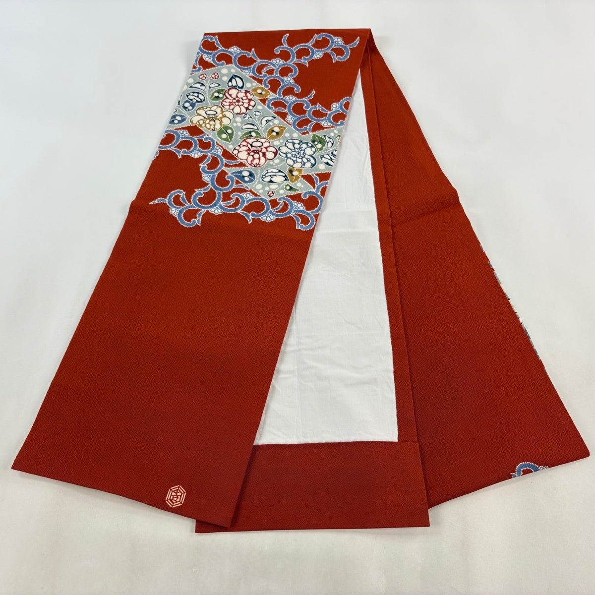開き名古屋帯 逸品 栗山吉三郎 落款あり 椿 花唐草 縮緬 赤茶 正絹
