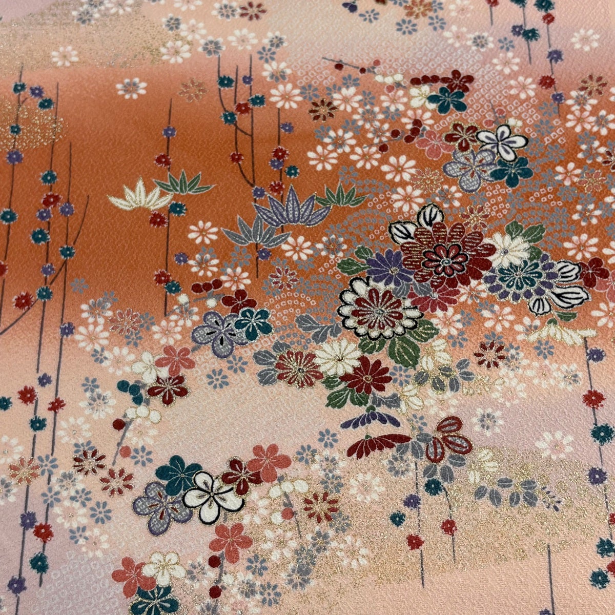 反物 秀品 小紋 草花 笹 金銀彩 ぼかし ピンク 正絹｜中古・古着