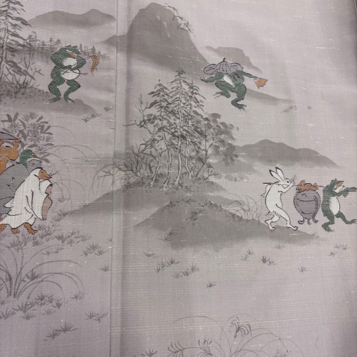 付下げ 身丈169cm 裄丈64cm M 袷 紬地 鳥獣戯画 樹木 灰紫 正絹 逸品