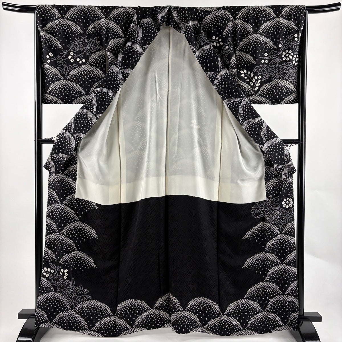 美品】 訪問着 身丈164.5cm 裄丈66cm M 袷 草花 流水 総絞り 黒 正絹