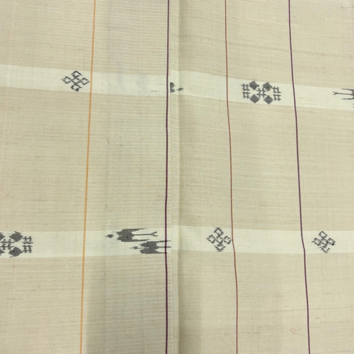 美品】 紬 身丈157.5cm 裄丈62cm S 単衣 燕 縦縞 ベージュ 正絹 秀品