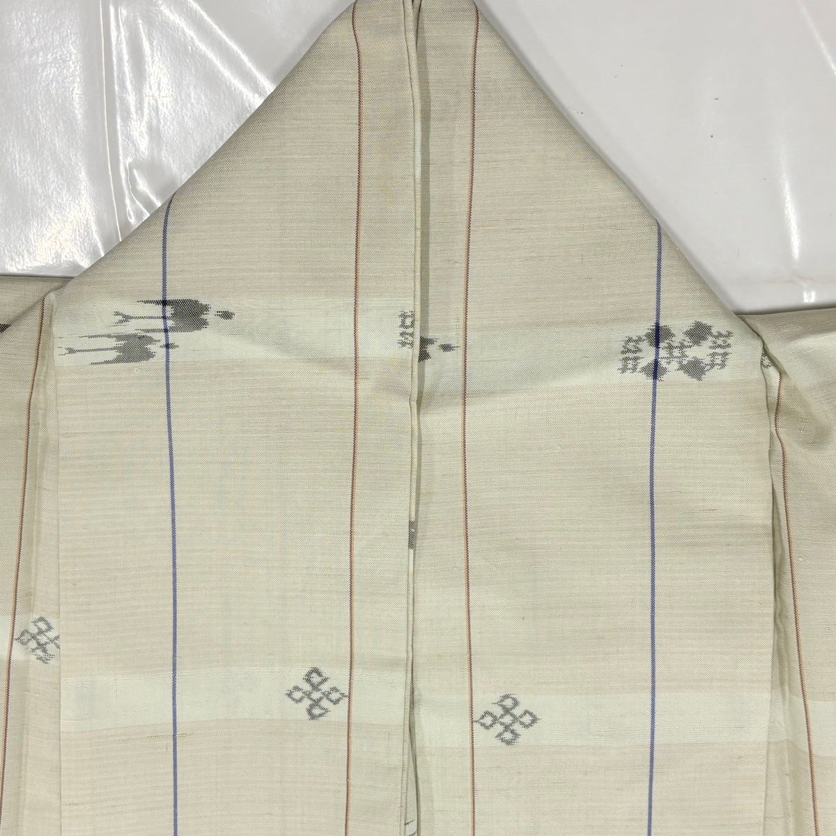 美品】 紬 身丈157.5cm 裄丈62cm S 単衣 燕 縦縞 ベージュ 正絹 秀品