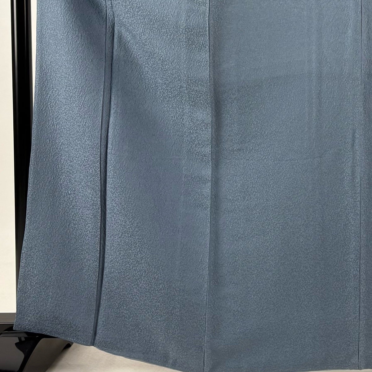 未使用品 絽 地紋 色無地 ブルーグレー 作家物 身丈165.5cm 正絹 色無地 身丈165cm 裄丈65.5cm M 袷 地紋 青灰色 正絹 秀品｜中古・古着