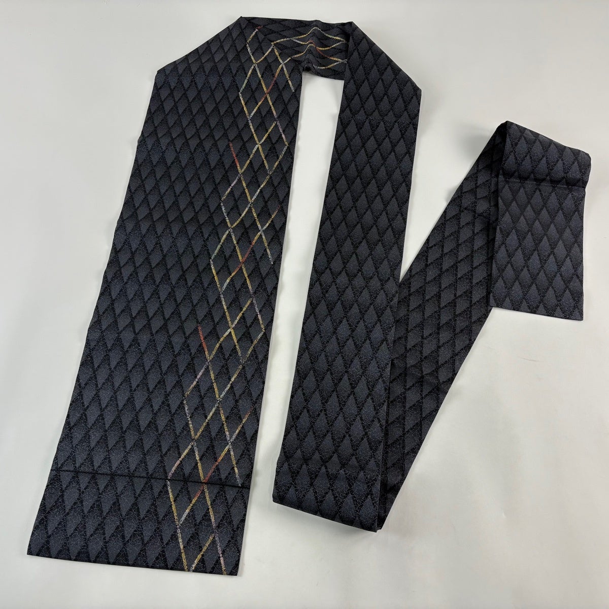 美品】 名古屋帯 秀品 斜め格子 金銀糸 刺繍 黒灰 正絹｜中古・古着