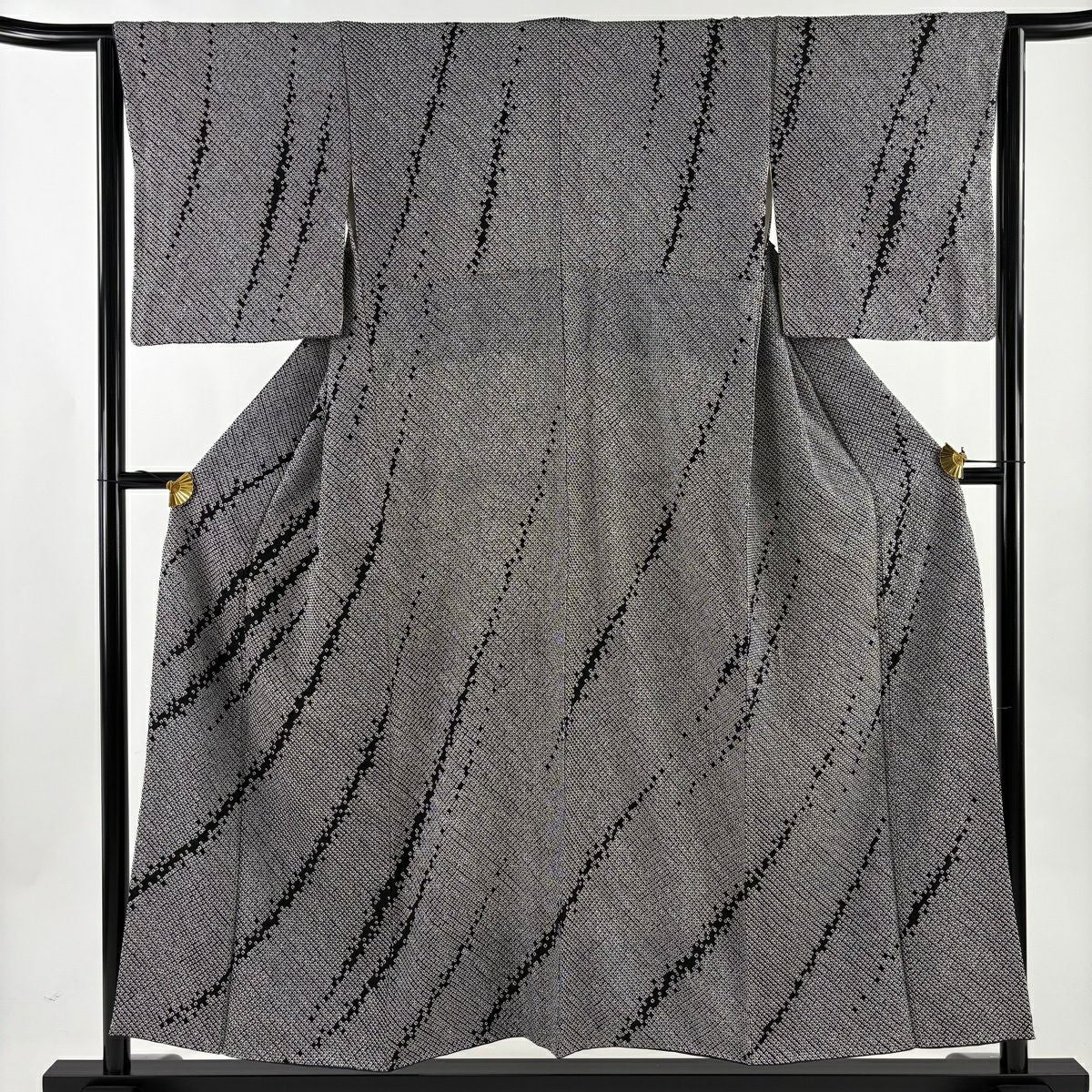 美品】 小紋 身丈159cm 裄丈62.5cm S 袷 総絞り 幾何学 黒 正絹 秀品
