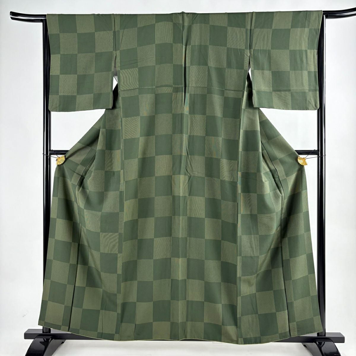 大島紬 身丈154.5cm 裄丈66cm 正絹 名品 【中古】 美品】 大島紬 身丈159cm 裄丈66cm M 袷 純泥 証紙あり 枝花 焦茶色