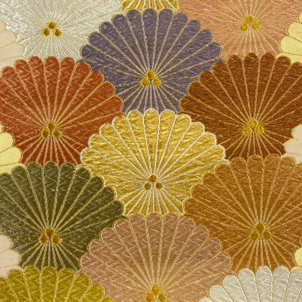 袋帯 名品 菊 金糸 刺繍 ベージュ 六通 正絹｜中古・古着・リサイクル