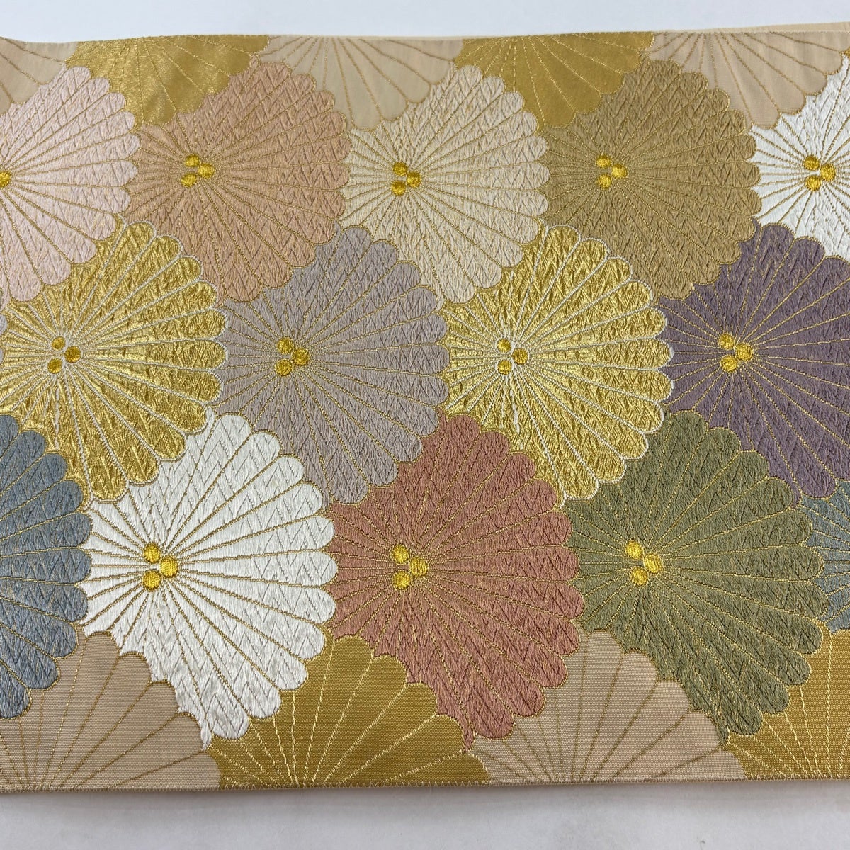 袋帯 名品 菊 金糸 刺繍 ベージュ 六通 正絹｜中古・古着・リサイクル