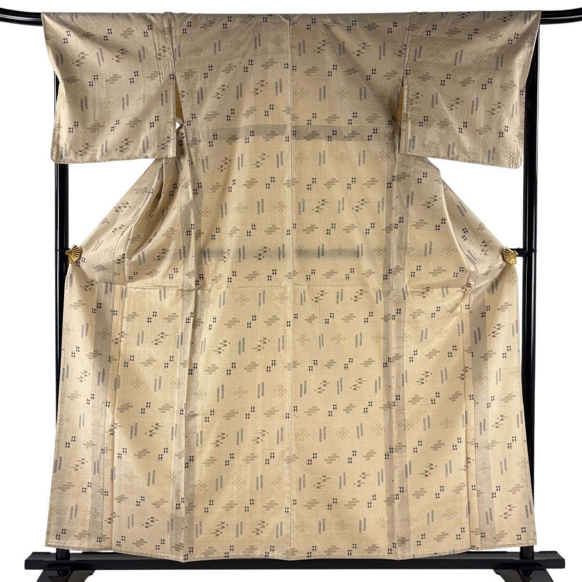 紬 身丈158.5cm 裄丈67cm M 単衣 燕 井桁絣 ベージュ 正絹 名品｜中古