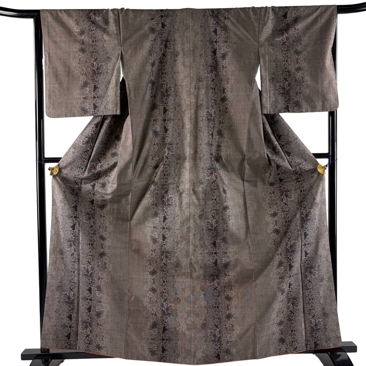 紬 身丈165cm 裄丈64cm M 袷 草花 葉 焦茶色 正絹 名品｜中古・古着