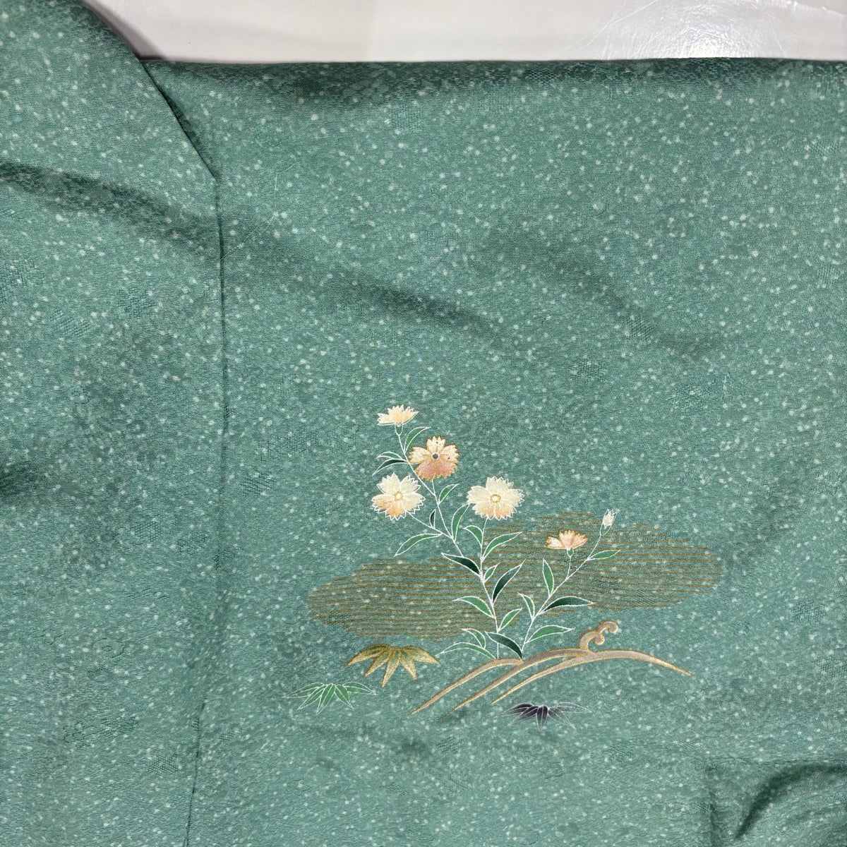 付下げ 身丈176cm 裄丈67.5cm 未仕立て 仮絵羽 桜 家屋 金彩 薄緑 正絹