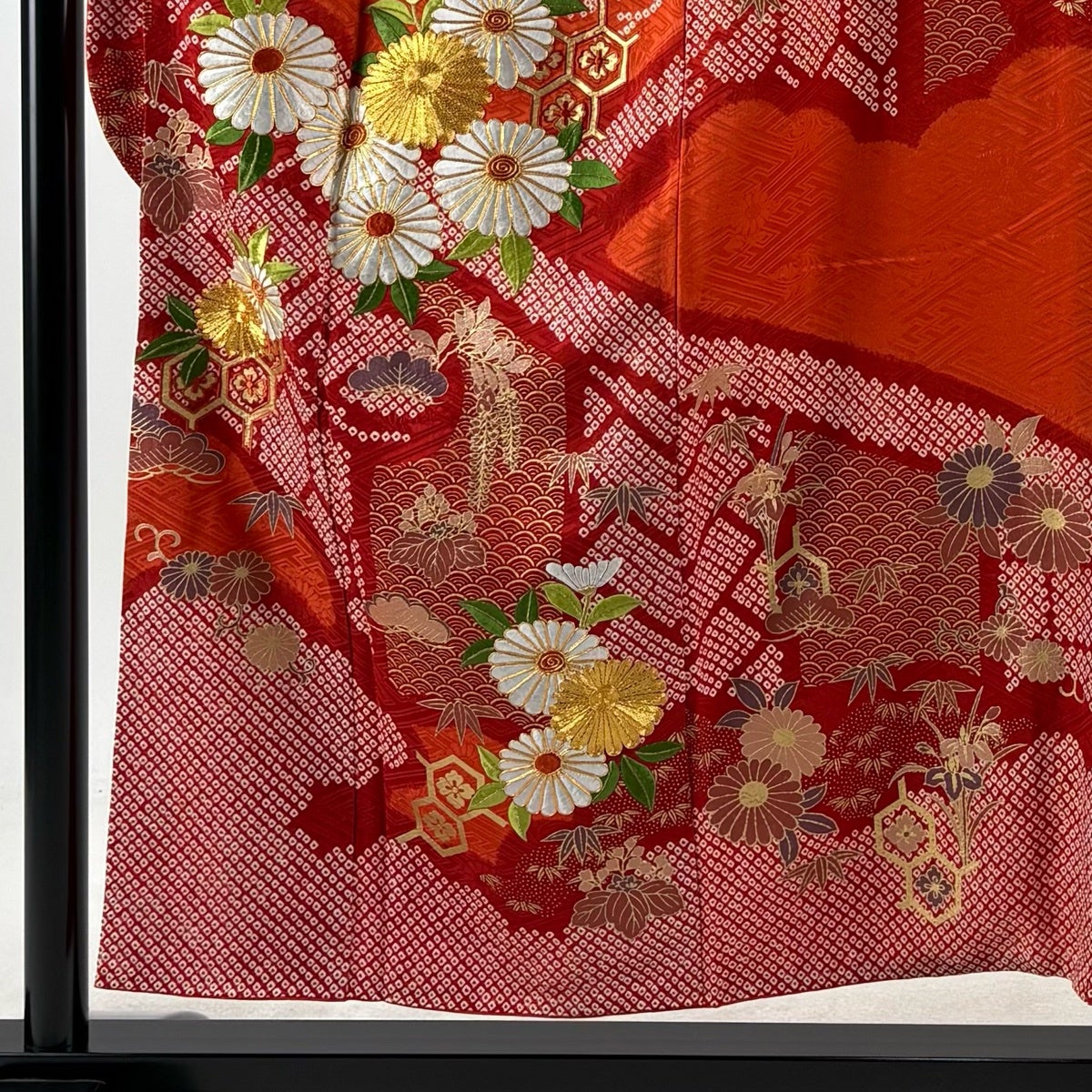 振袖 身丈154.5cm 裄丈63.5cm S 袷 菊 有職文様 絞り 金糸 朱色 正絹