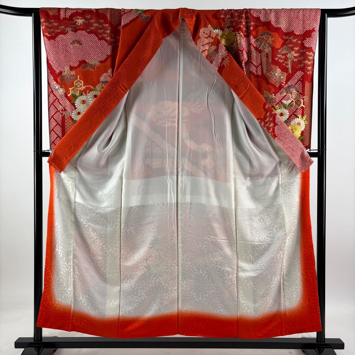 振袖 身丈154.5cm 裄丈63.5cm S 袷 菊 有職文様 絞り 金糸 朱色 正絹