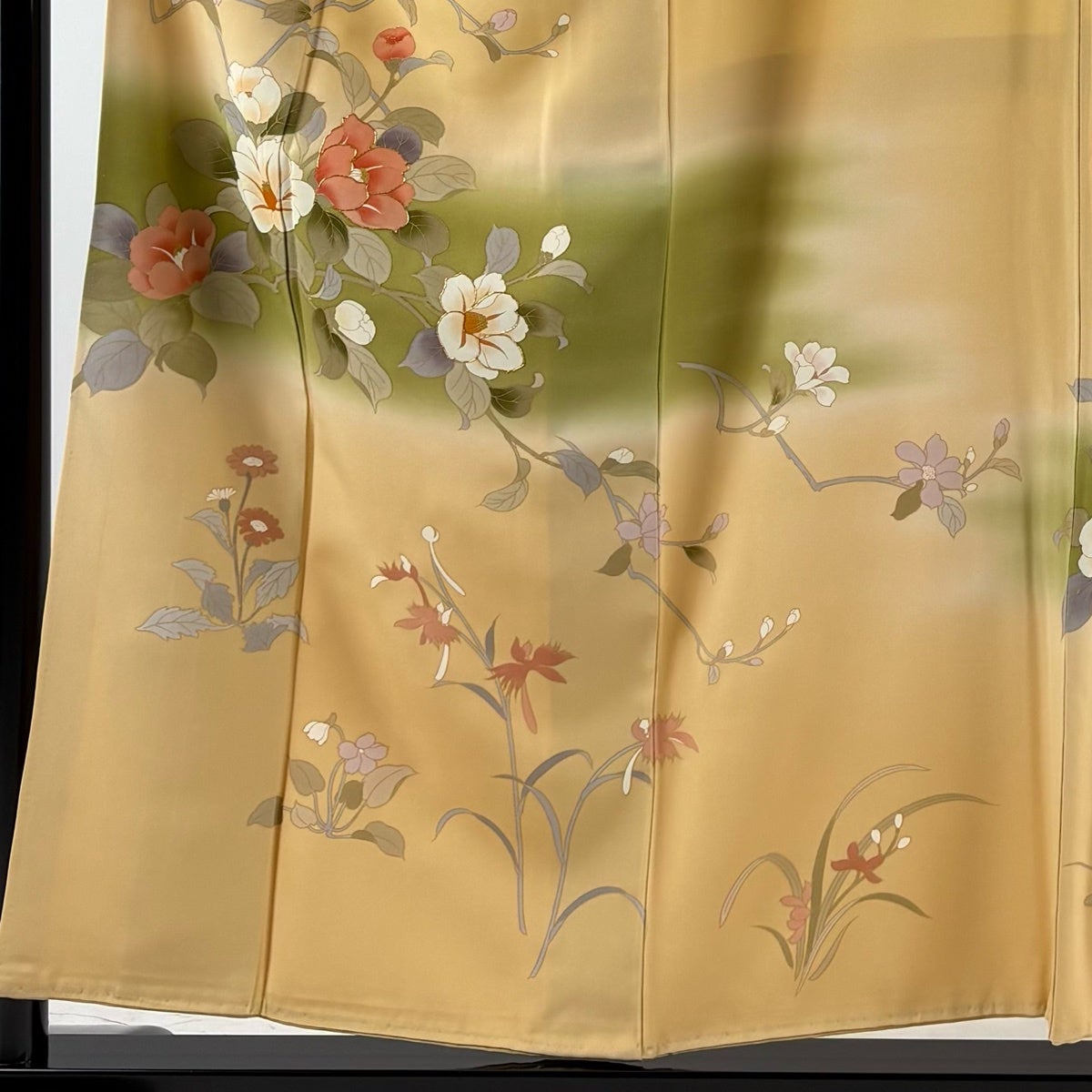 訪問着 身丈155cm 裄丈64.5cm M 袷 椿 草花 金糸 金彩 薄オレンジ 正絹