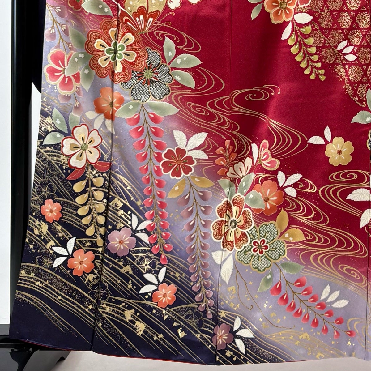 振袖 身丈162cm 裄丈67.5cm L 袷 桜 蝶 金彩 染め分け 赤 正絹 秀品