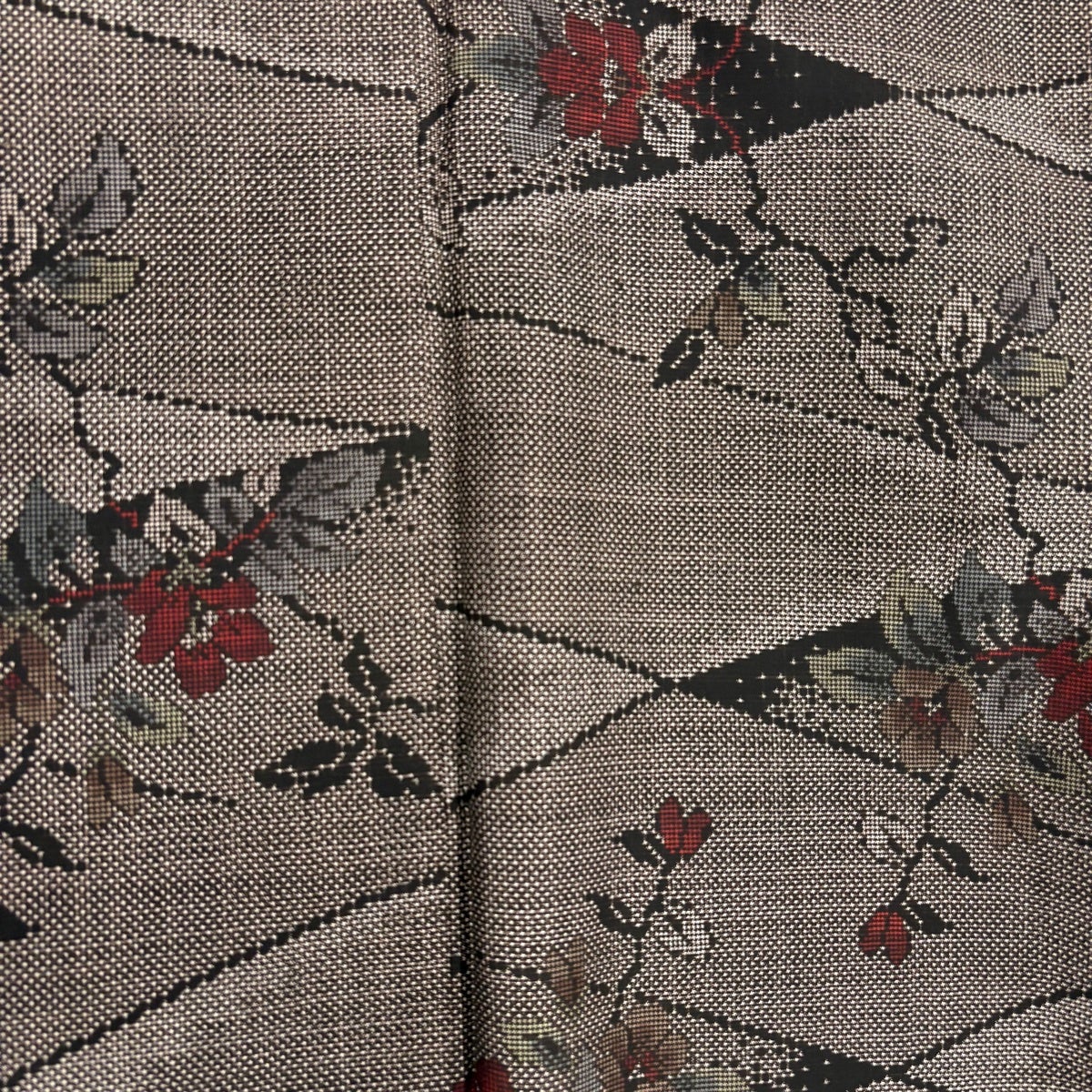 美品】 紬 身丈164cm 裄丈61.5cm S 袷 純泥染 証紙あり 草花 幾何学
