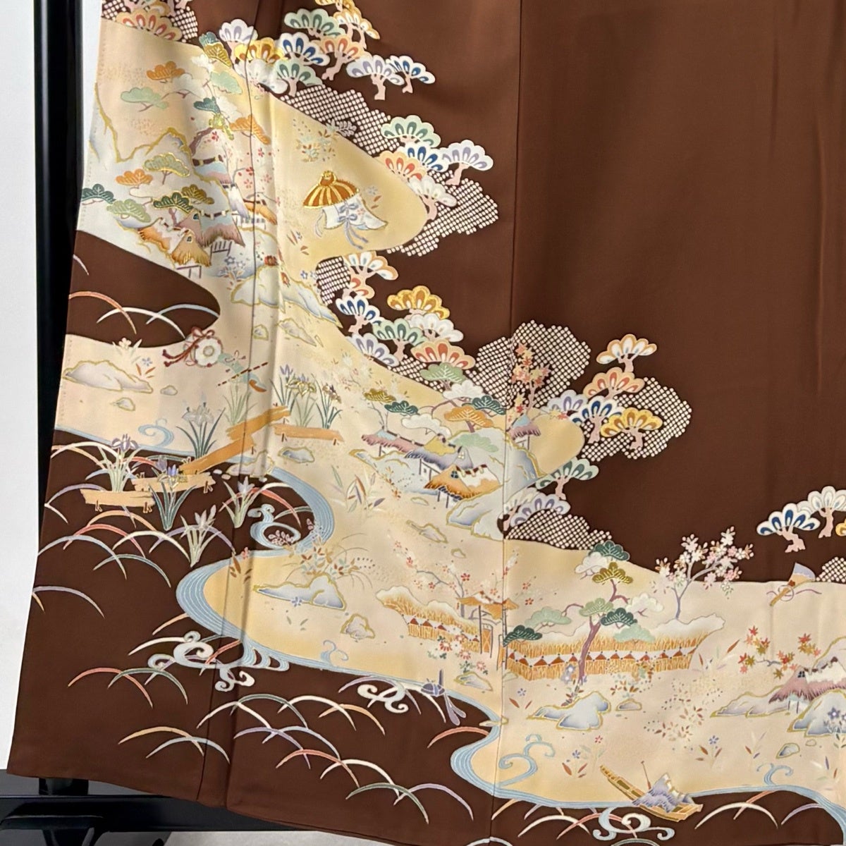 色留袖 身丈158.5cm 裄丈65.5cm M 袷 松 風景 金糸 金彩 茶色 正絹 秀