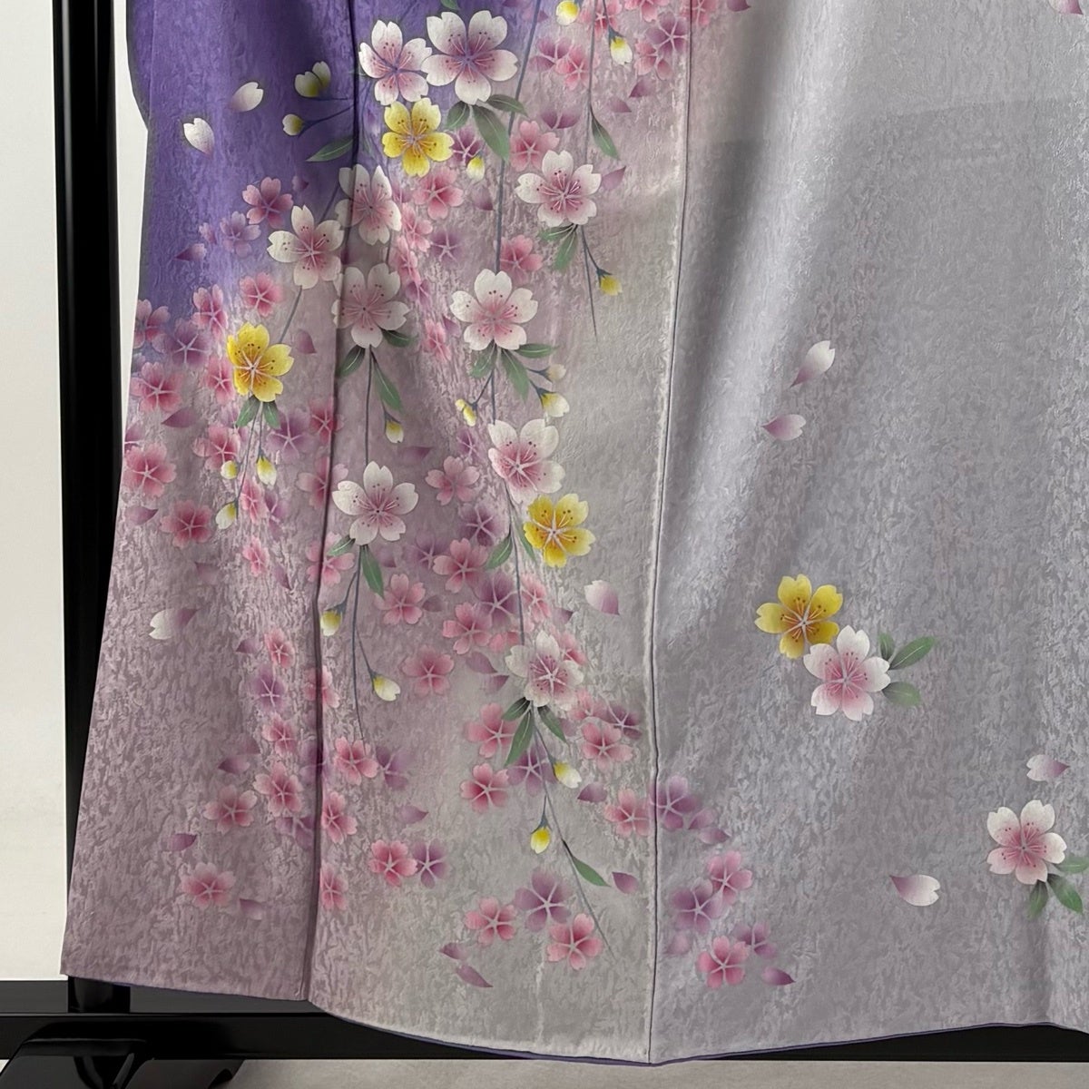 振袖 身丈155.5cm 裄丈65cm M 袷 桜 花びら 染め分け ぼかし 薄紫 正絹