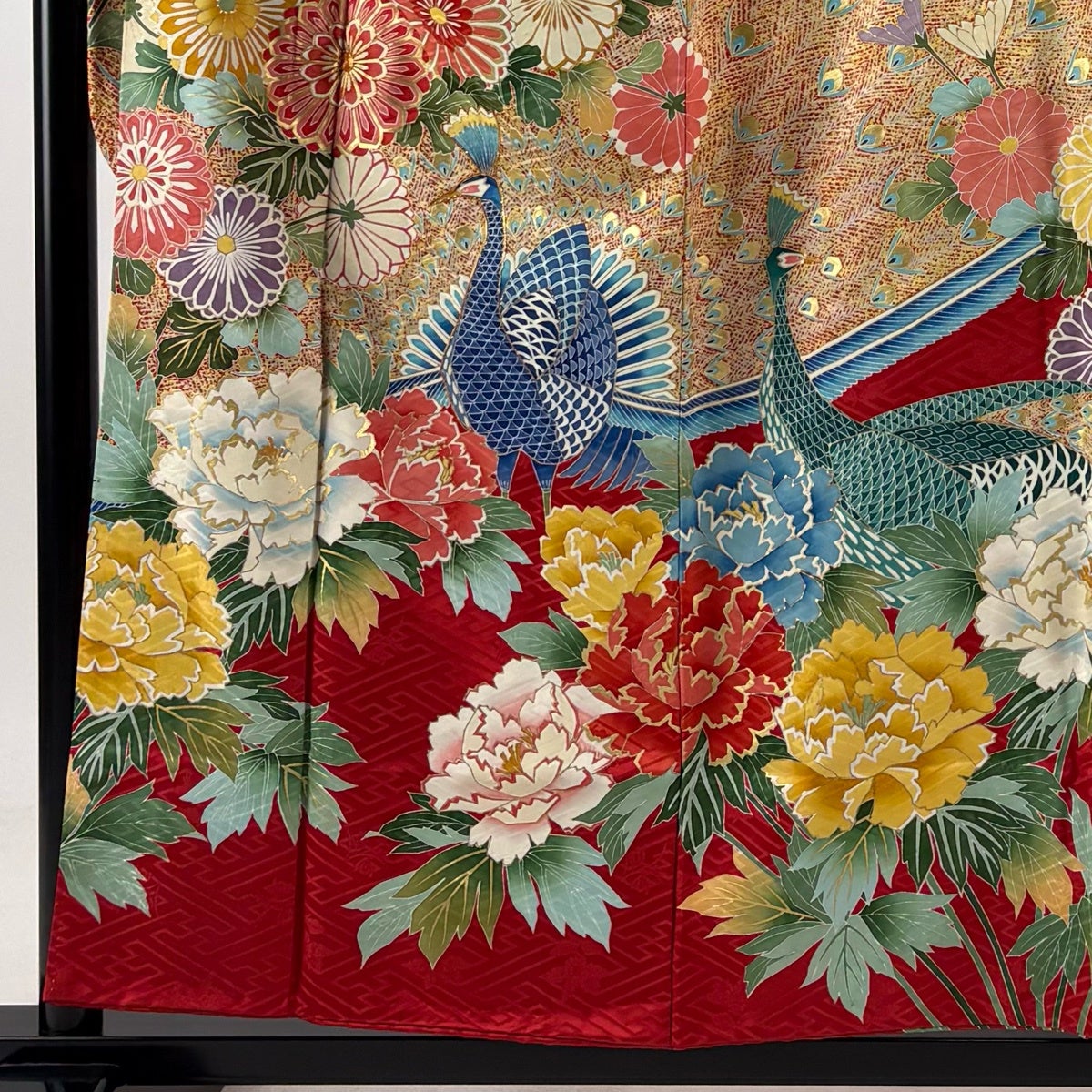 振袖 身丈156cm 裄丈65.5cm M 袷 孔雀 草花 金糸 金彩 赤 正絹 秀品