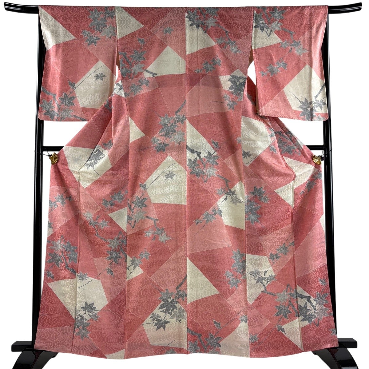 美品】 小紋 身丈162cm 裄丈66cm M 袷 楓 流水 ピンク 正絹 優品｜中古