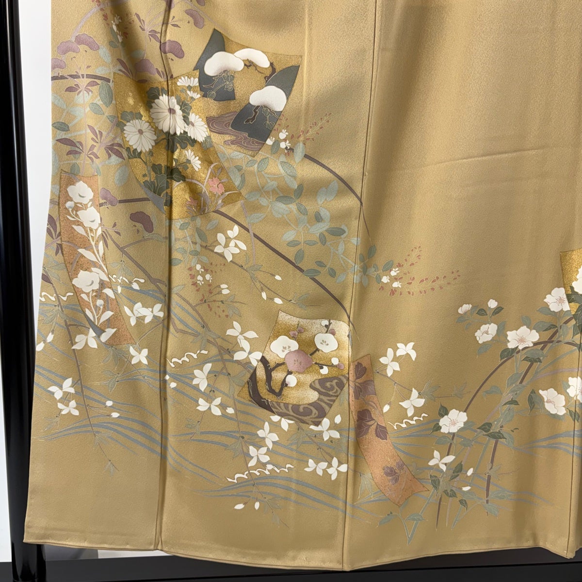 付下げ 身丈156cm 裄丈62.5cm S 袷 色紙 秋草 金彩 ベージュ 正絹 秀品