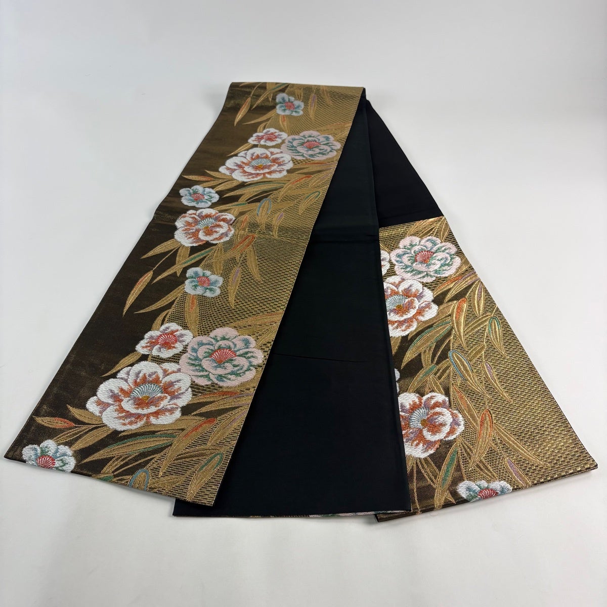 美品】 袋帯 秀品 枝花 幾何学模様 箔 金糸 金色 六通 正絹｜中古