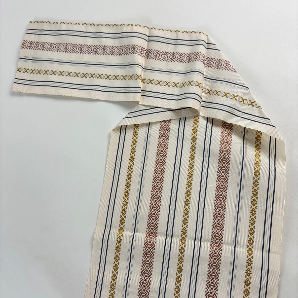 名古屋帯 秀品 松葉仕立て 八寸名古屋帯 献上柄 博多織 クリーム 正絹