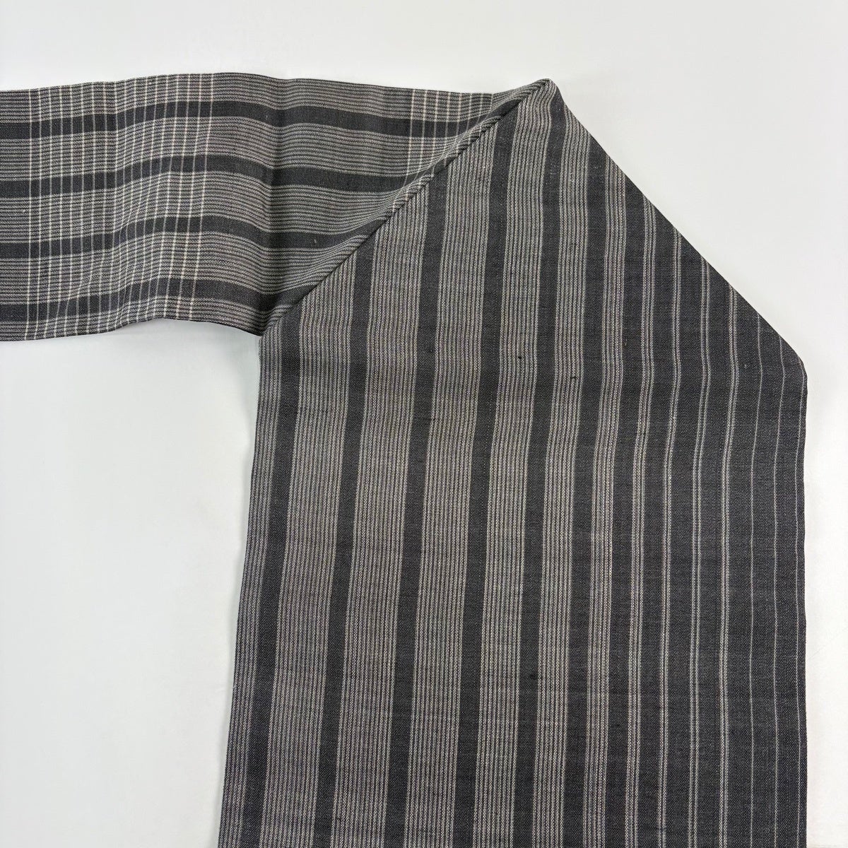 名古屋帯 秀品 夏帯 紬地 縞模様 箔 灰色 正絹｜中古・古着