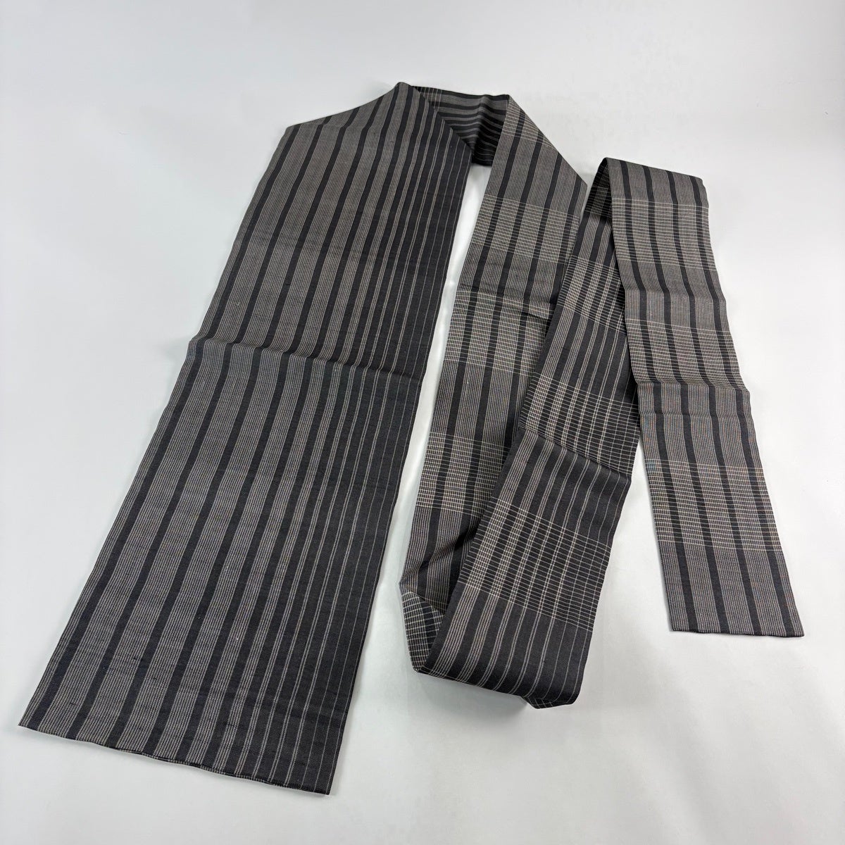 名古屋帯 秀品 夏帯 紬地 縞模様 箔 灰色 正絹｜中古・古着