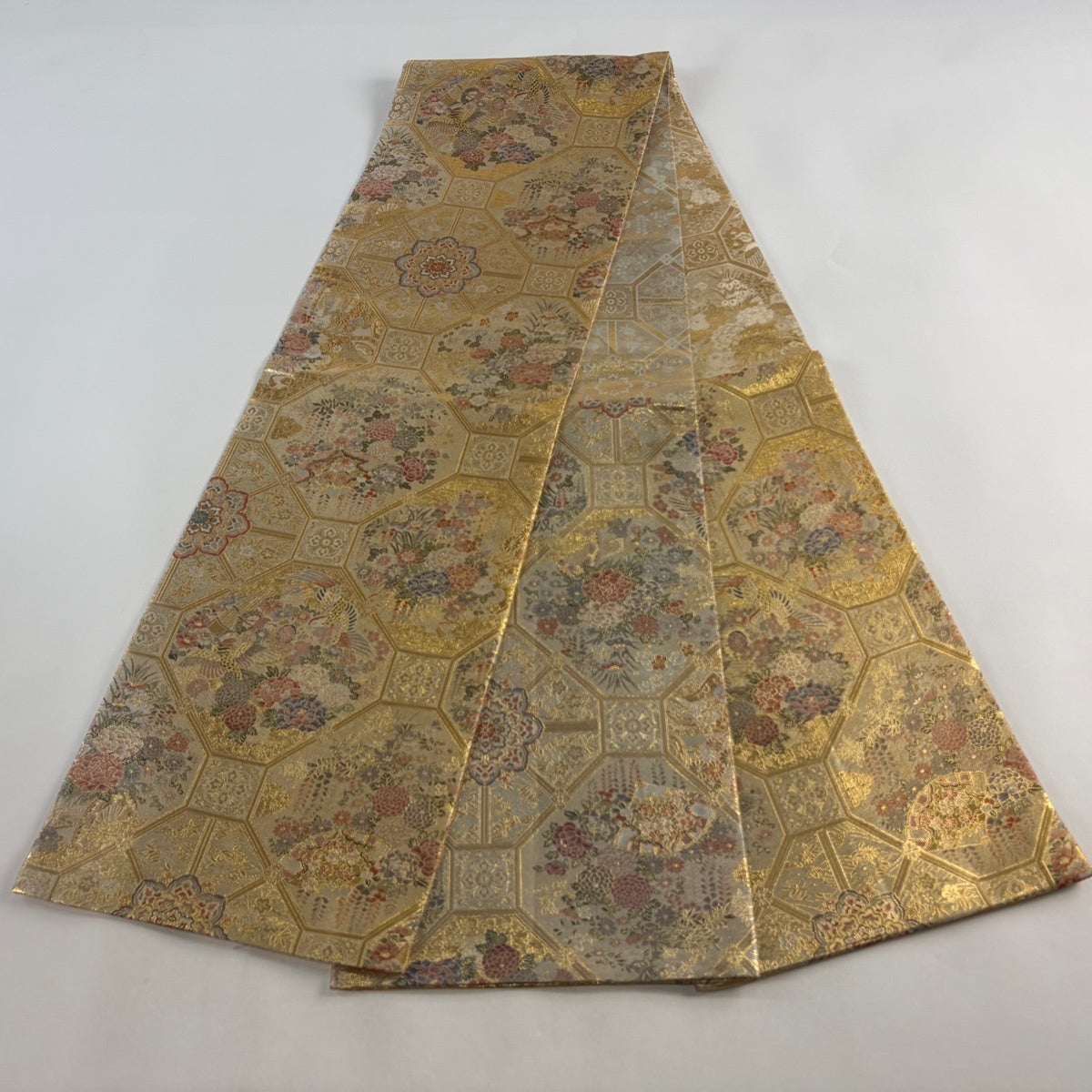 丸帯 逸品 落款あり 吉祥格天井絵文 金糸 箔 金色 六通 正絹｜中古
