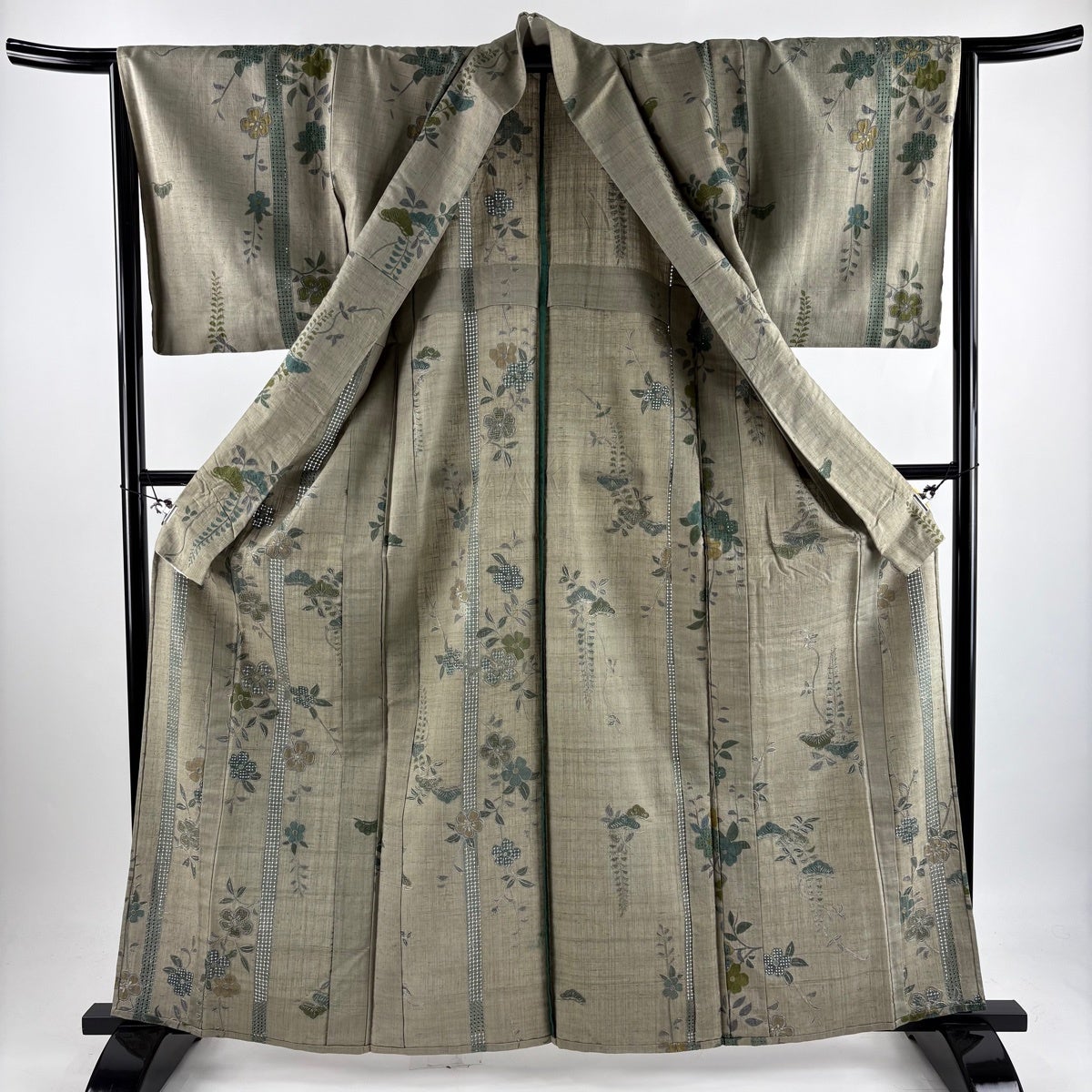 小紋 身丈162.5cm 裄丈65.5cm M 単衣 紬地 笠松 桜 刺繍 灰緑 正絹