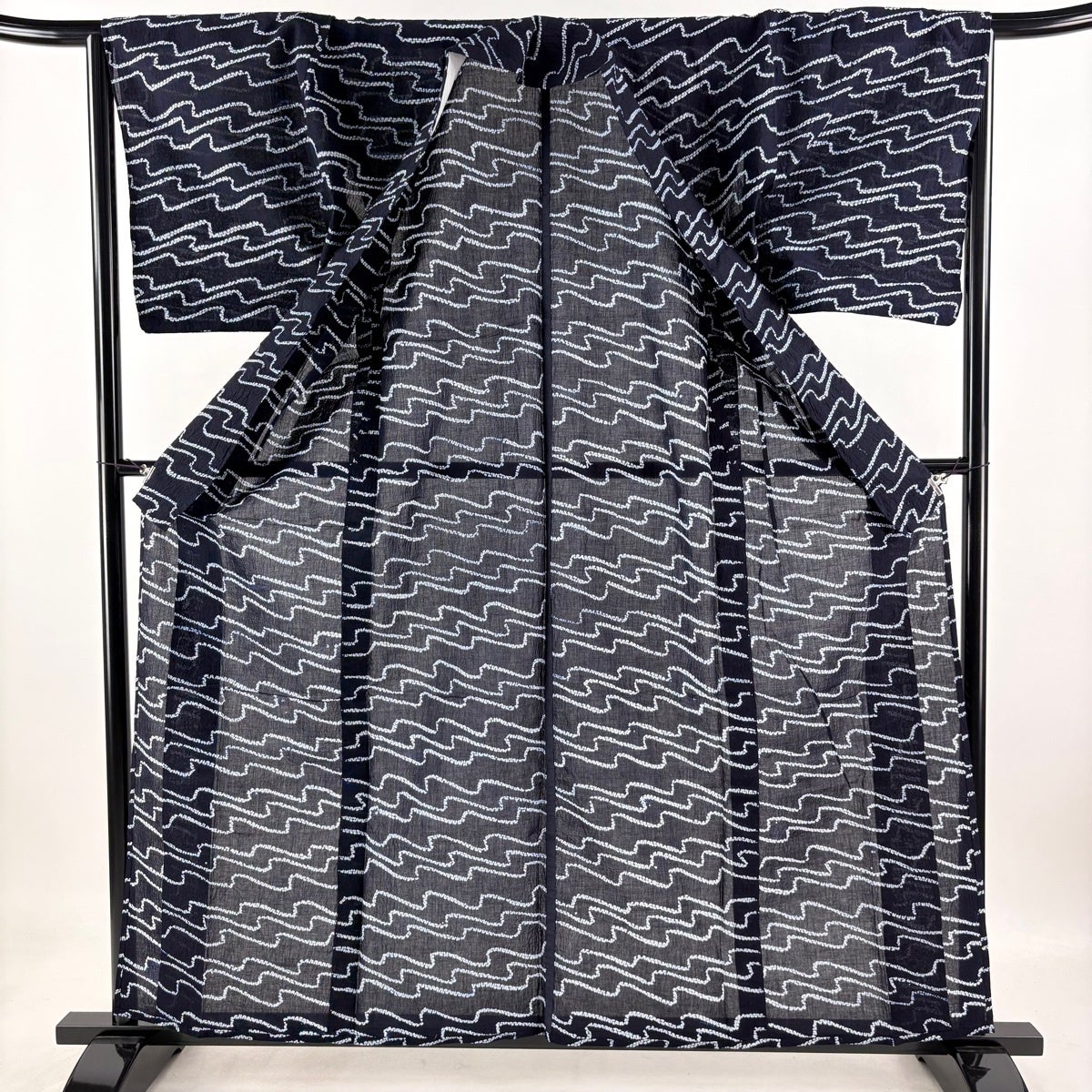 浴衣 身丈160cm 裄丈66cm M 絞り浴衣 波 濃紺 綿 名品｜中古・古着