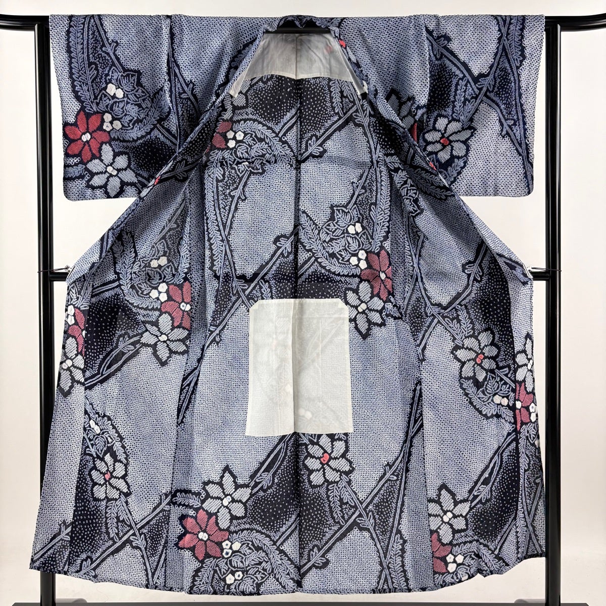 美品】 浴衣 身丈151cm 裄丈62cm S 絞り浴衣 草花 紺色 綿 名品｜中古