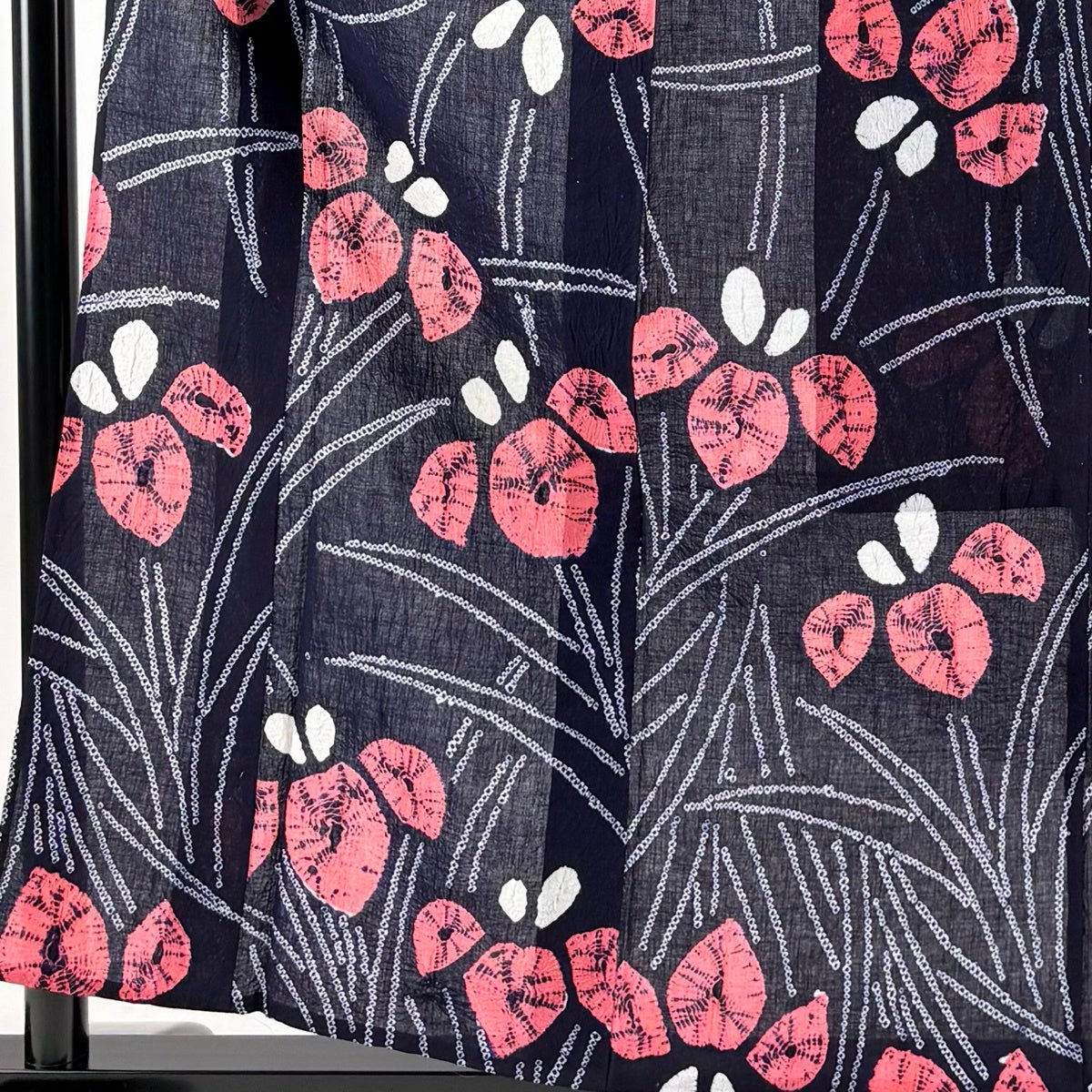 美品】 浴衣 身丈157cm 裄丈64cm M 絞り浴衣 菖蒲 濃紺 綿 名品｜中古