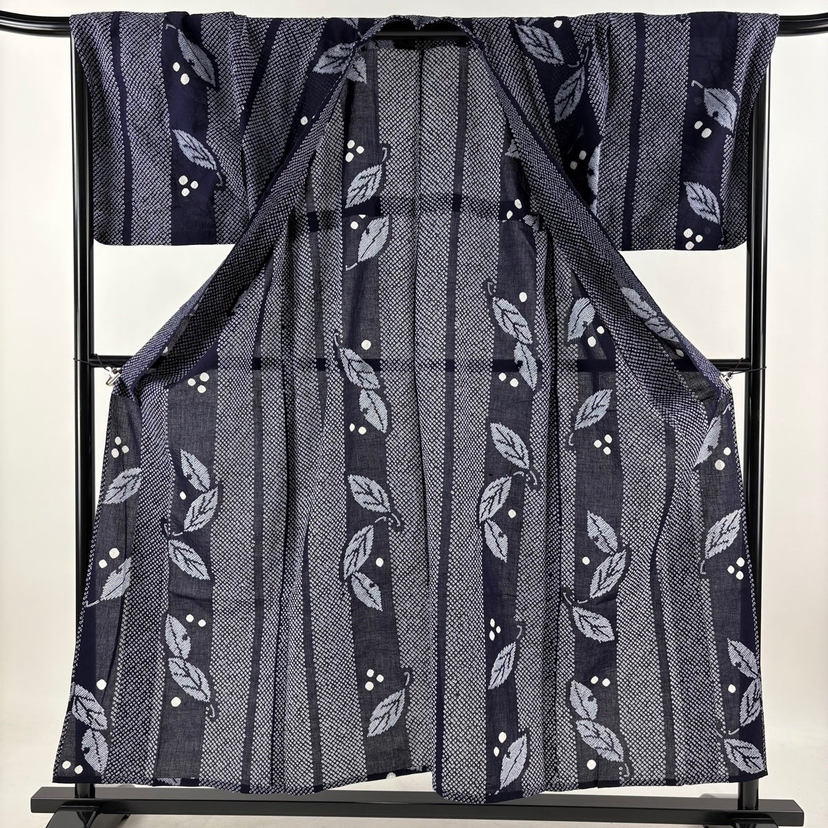 美品】 浴衣 身丈154cm 裄丈69cm L 絞り浴衣 葉柄 縞 濃紺 綿 名品