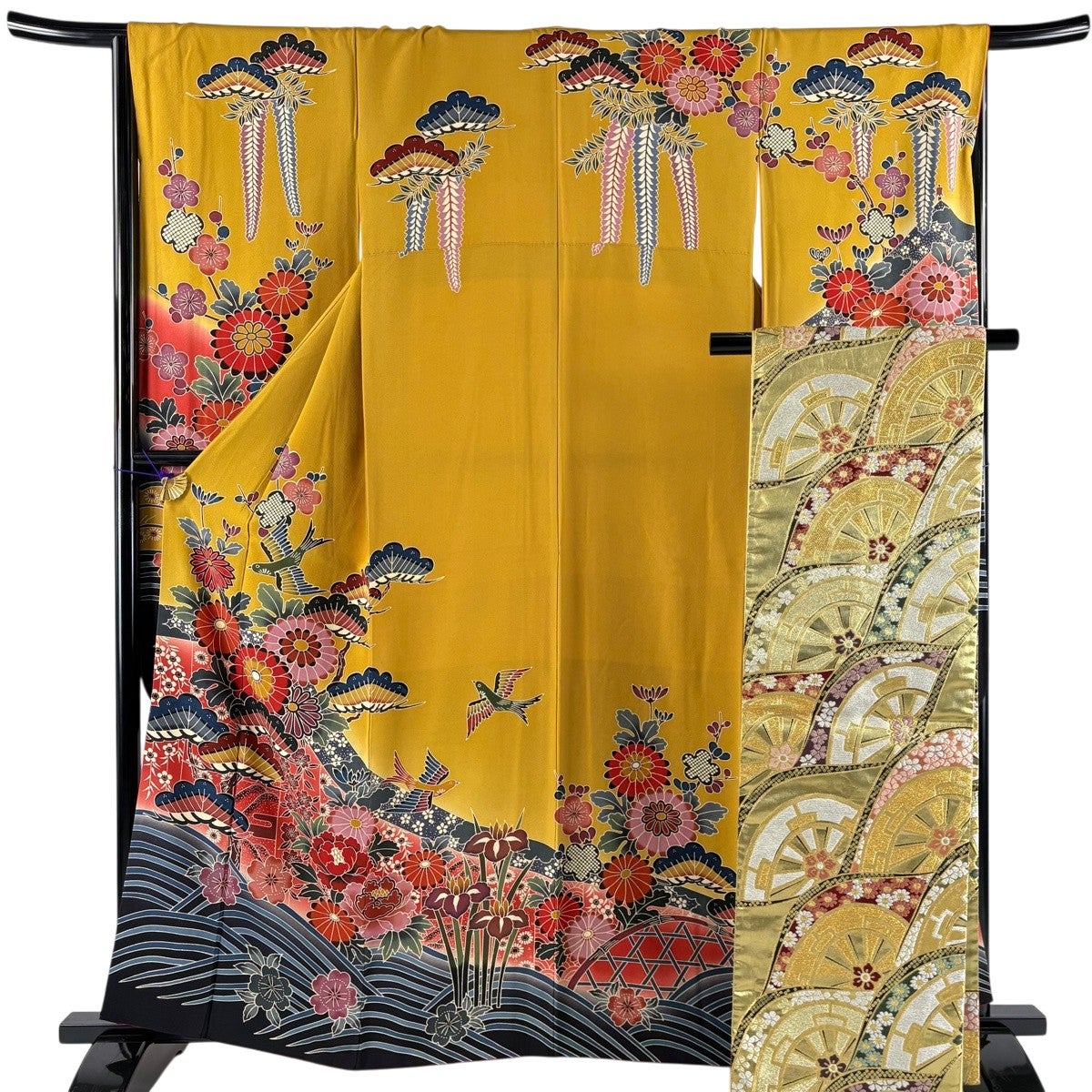 刺繍　金彩　振袖　身丈161　裄67　松竹梅　黒地　正絹　着物　022b p 美品】 振袖 身丈161cm 裄丈67cm M 袷 袋帯フルセット 落款あり 菊 松