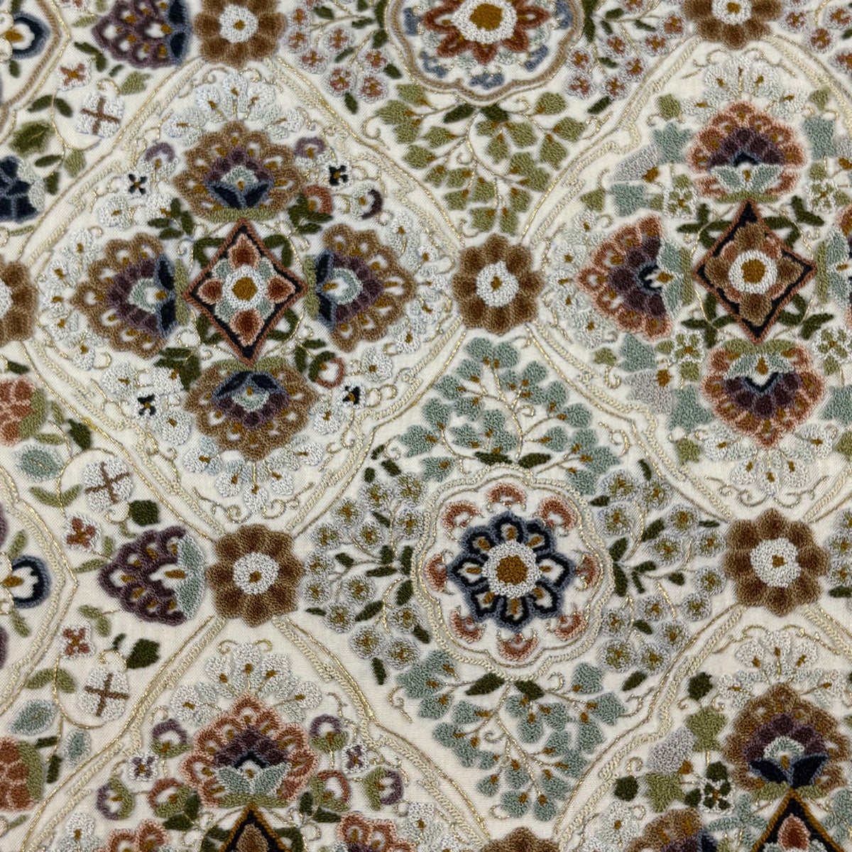 美品】 袋帯 逸品 華文 菱 相良刺繍 金糸 ベージュ 六通 正絹｜中古