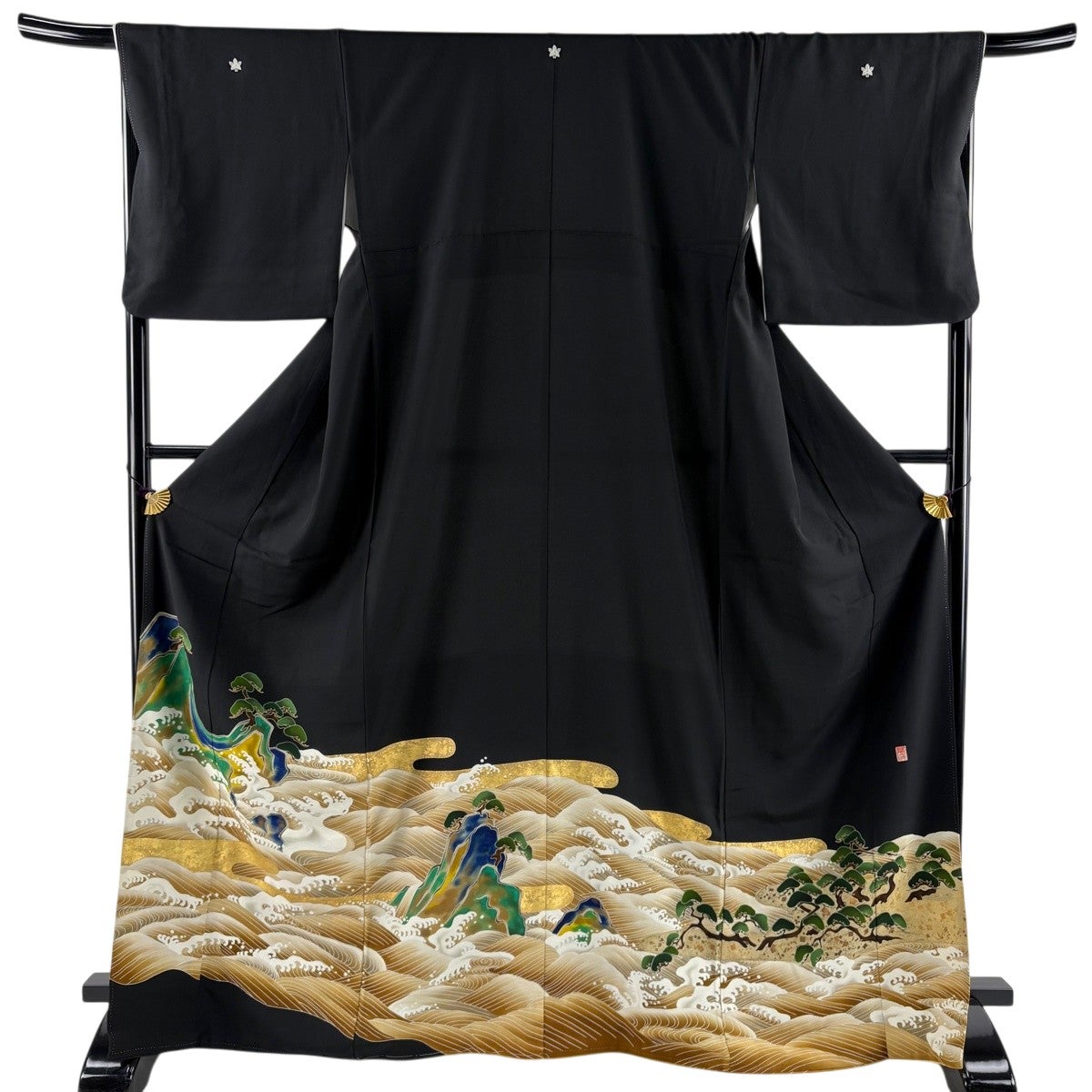 黒留袖 身丈169.5cm 裄丈67.5cm L 袷 落款あり 波頭 松 金彩 黒 正絹