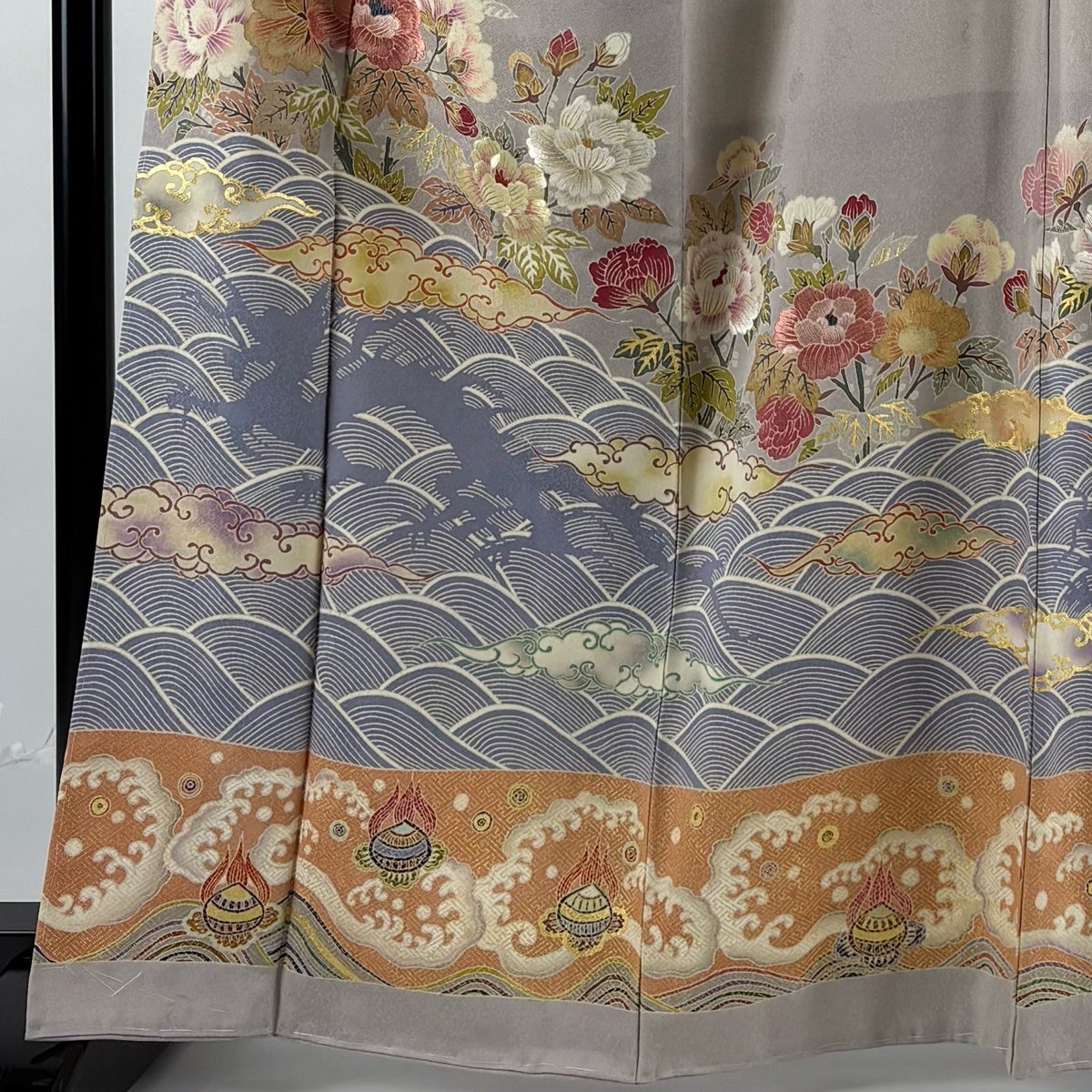 色留袖 身丈165cm 裄丈65.5cm M 袷 牡丹 雲文 金彩 刺繍 灰茶 正絹 秀