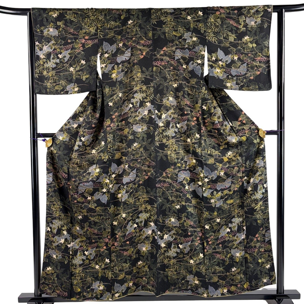 美品 訪問着 黒 枝花 金彩加工 身丈158cm 裄丈68cm お洒落 美品】 小紋 身丈158cm 裄丈63cm S 袷 枝花 葉柄 金彩 黒 正絹 秀品