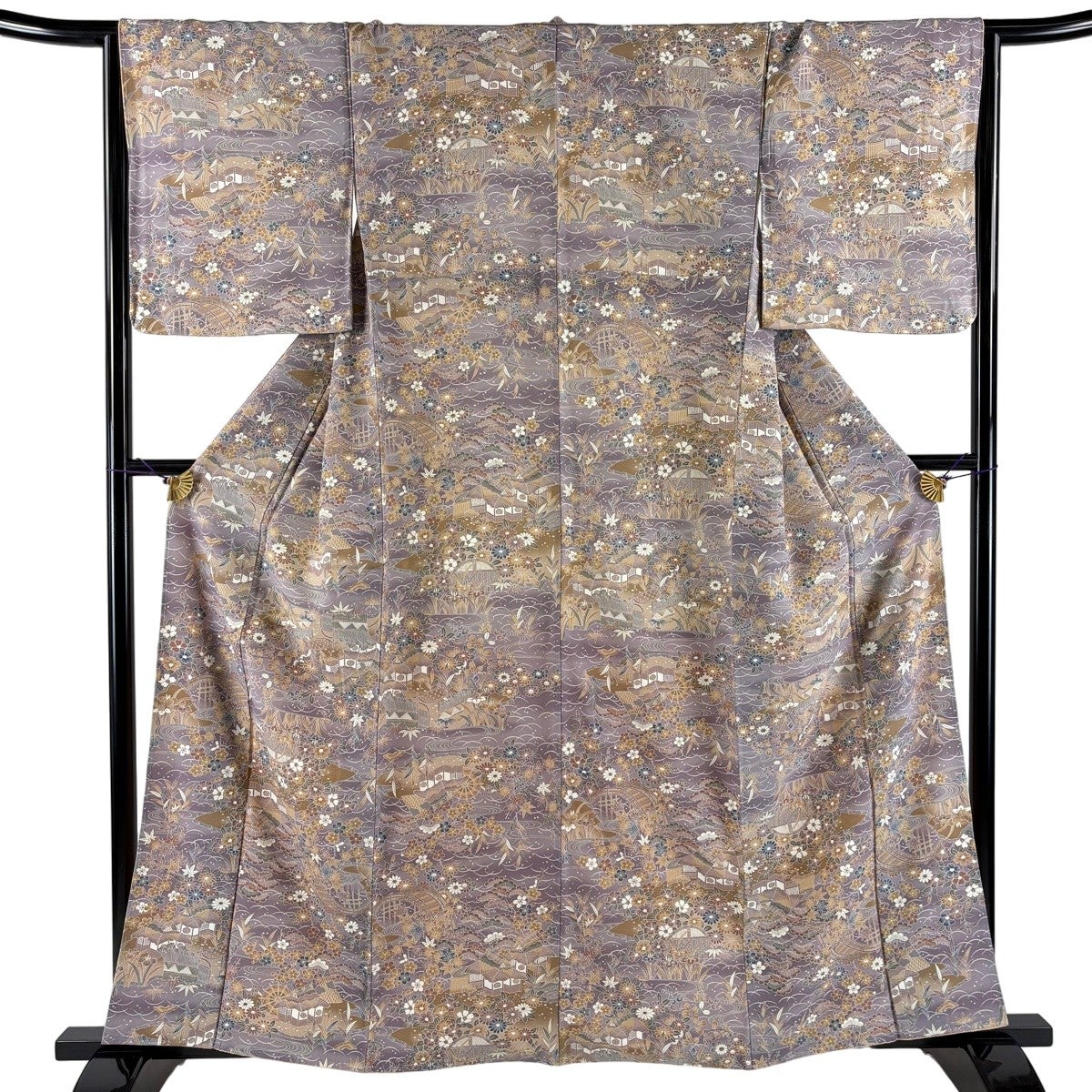 美品】 小紋 身丈160cm 裄丈65.5cm M 袷 家屋 松竹梅 ぼかし 金彩 薄紫
