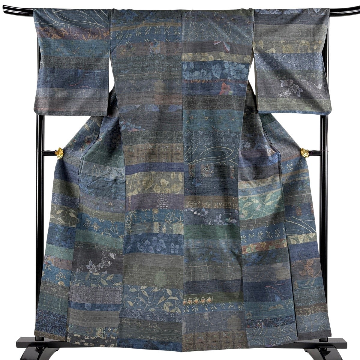 袷　紬　横段に花模様　裄67cm 正絹 美品】 紬 身丈159cm 裄丈67.5cm L 袷 花唐草 段縞 紺色 正絹 秀品