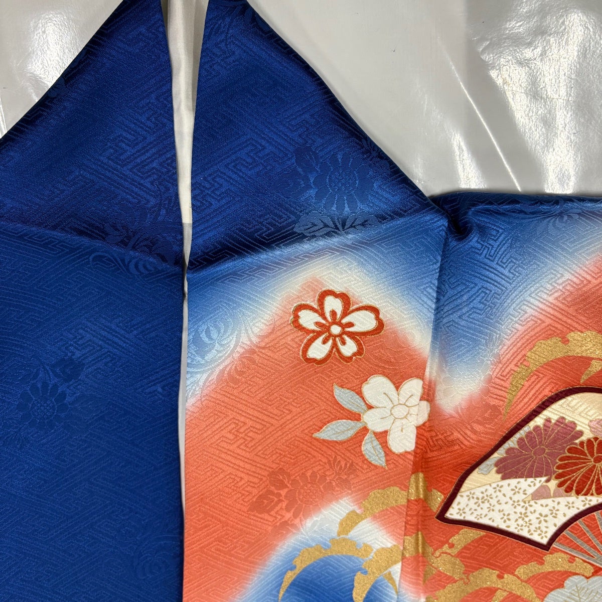振袖 身丈156.5cm 裄丈65.5cm M 袷 花車 松竹梅 金彩 ぼかし 青 正絹