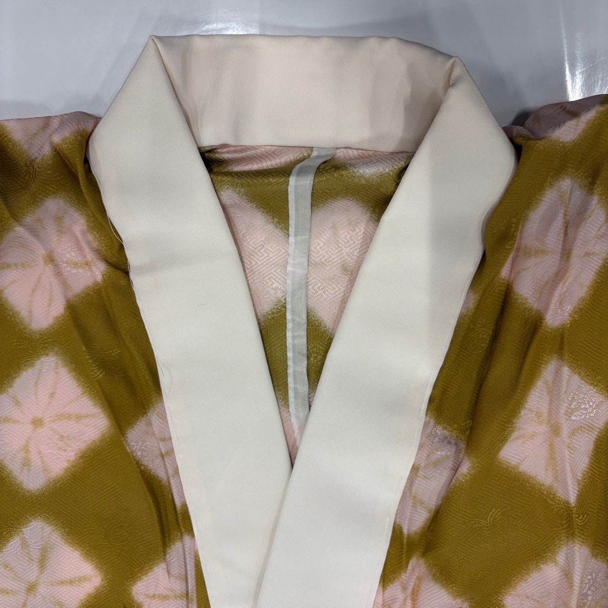 美品】 長襦袢 身丈126.5cm 裄丈64cm M 菱 地紋 山吹茶色 正絹 秀品
