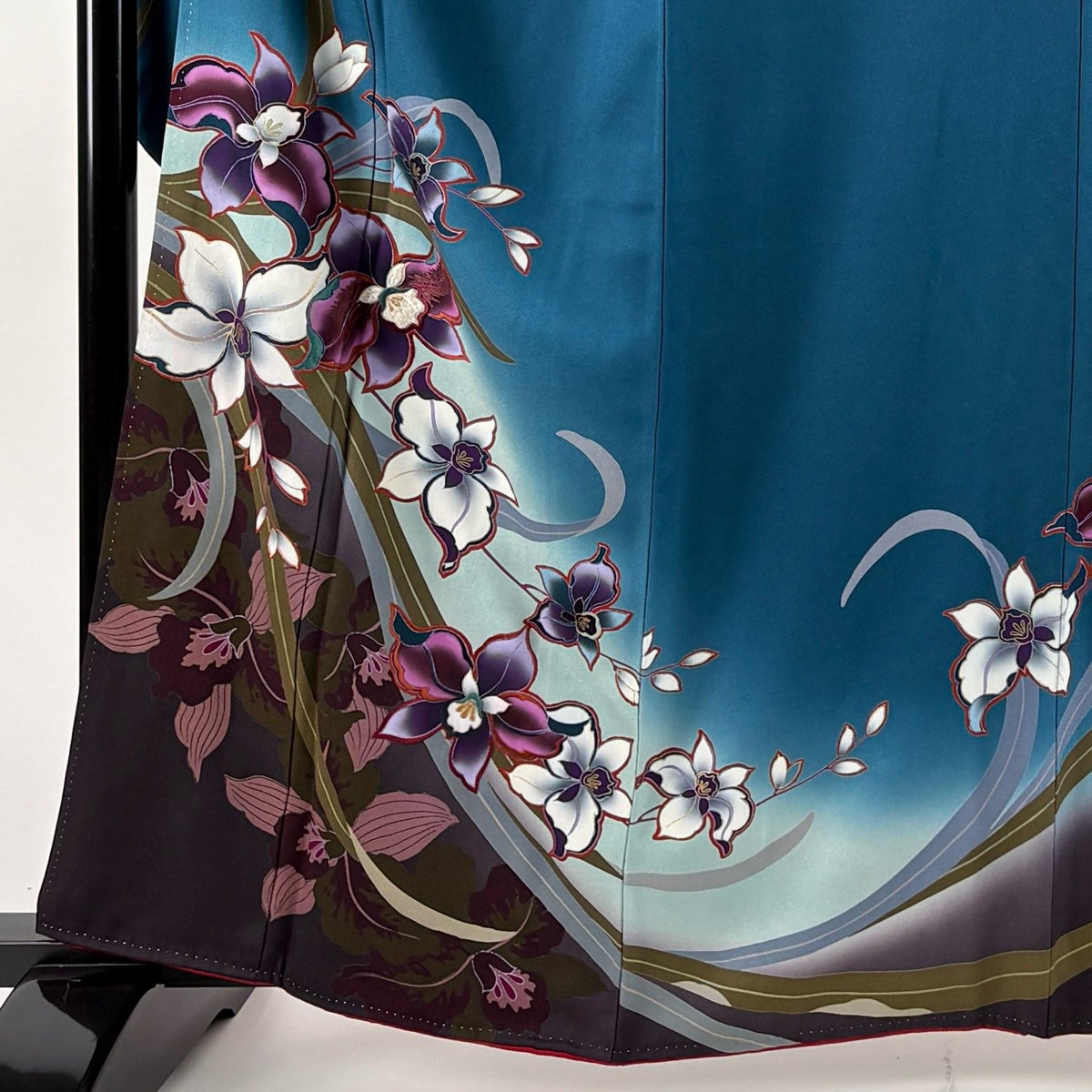 【豪華】振袖　青緑　刺繍　スワトウ　成人式　正絹　身丈154 裄丈65 f7 振袖 身丈162cm 裄丈67cm M 袷 草花 刺繍 金彩 青緑 正絹 秀品｜中古