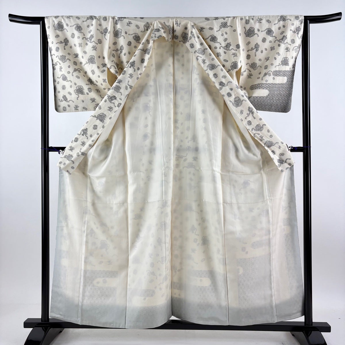 付下げ 身丈158.5cm 裄丈64cm 正絹 秀品 【中古】 付下げ 身丈158.5cm 裄丈64cm M 袷 辻が花 霞 クリーム 正絹 秀品