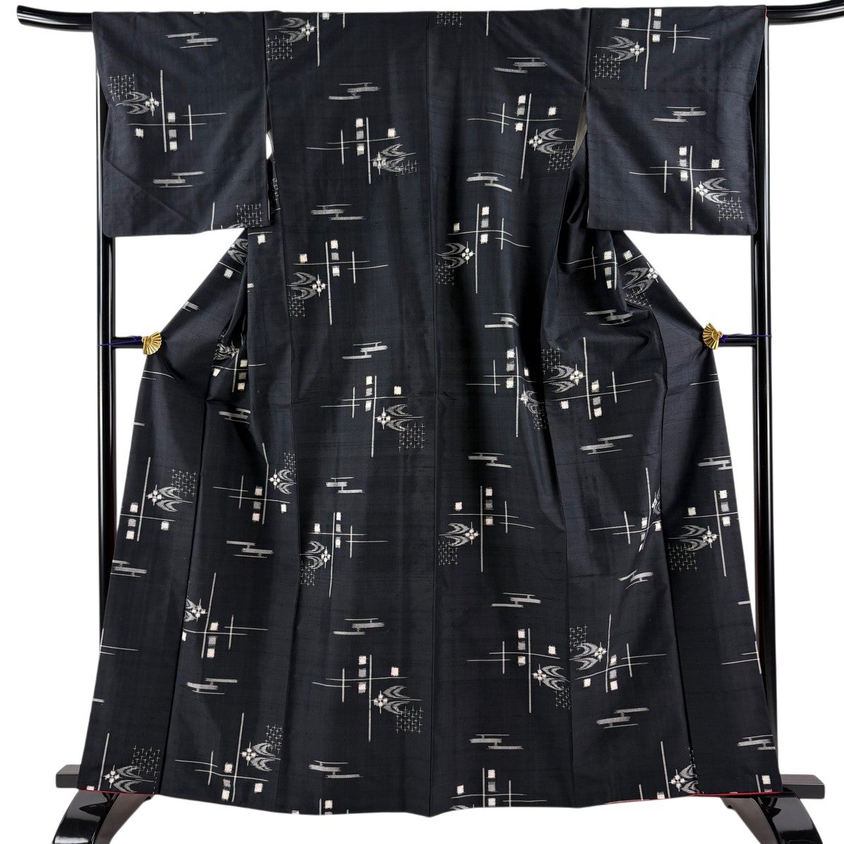 美品】 紬 身丈162.5cm 裄丈66.5cm M 袷 やまと 雪輪 亀甲絣 青紫 正絹