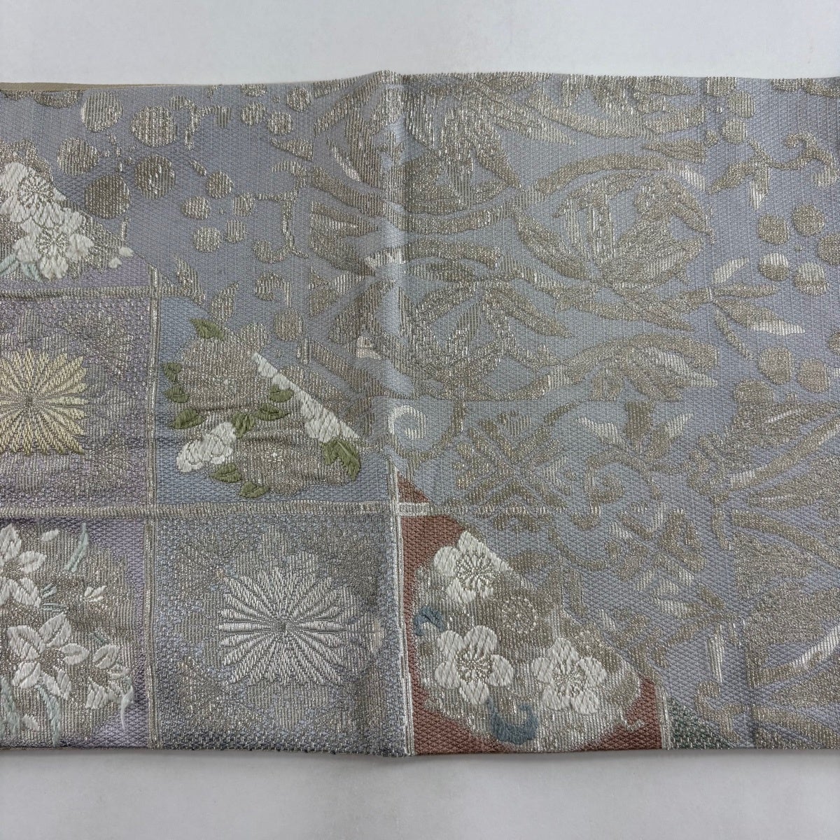 袋帯 花菱文様 袋帯 名品 花菱 草花 銀糸 薄紫 お太鼓柄 正絹｜中古・古着